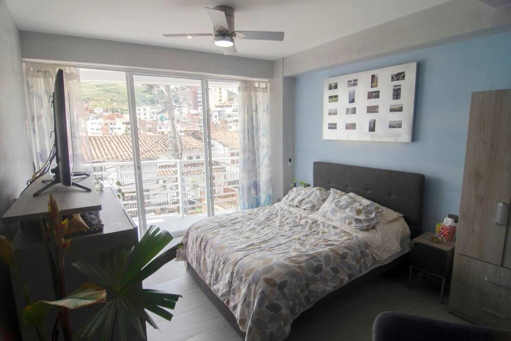 Design Studio Apartment with balcony and view in central and quiet area - 3