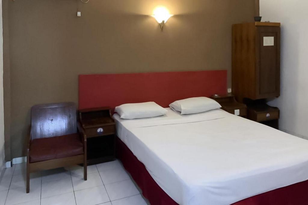 Bed, Hotel Laut Jaya Tanjung Pinang in Bintan Island
