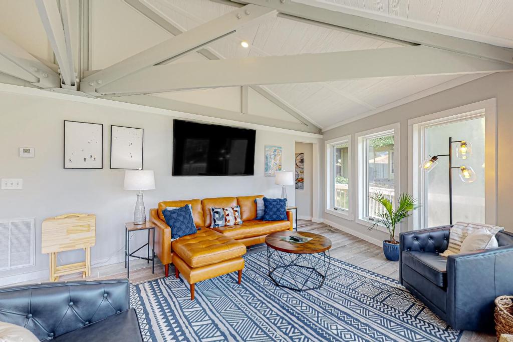 Slopesider 11 - The Bark House, Sugar Mountain