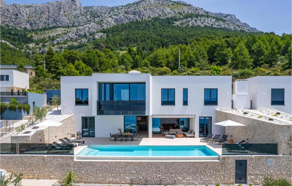 Pet Friendly Home In Omis With Sauna, Omiš