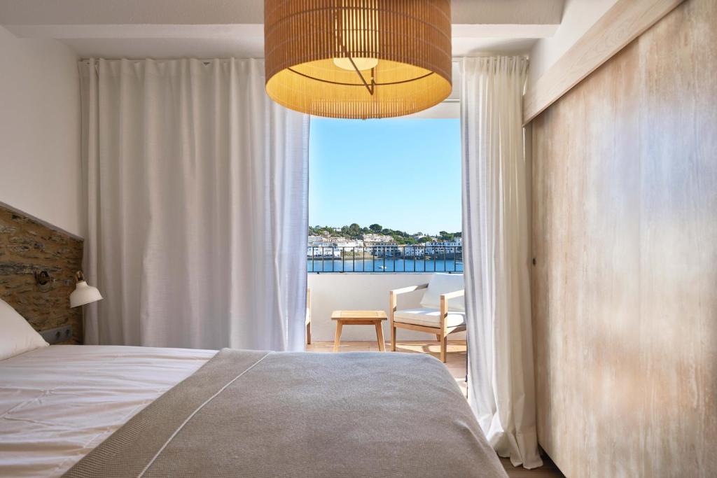 Beachfront Penthouse with Sea Views in CADAQUES - 3