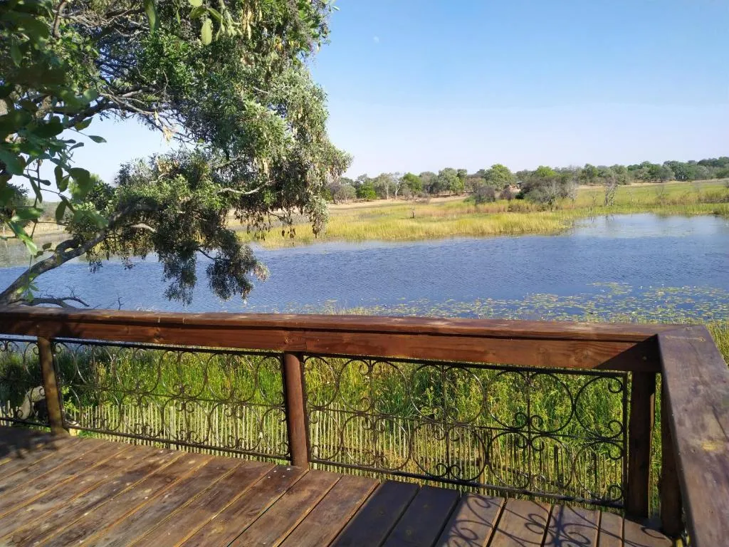 Nako Okavango Guesthouse, hotel in Ntabis