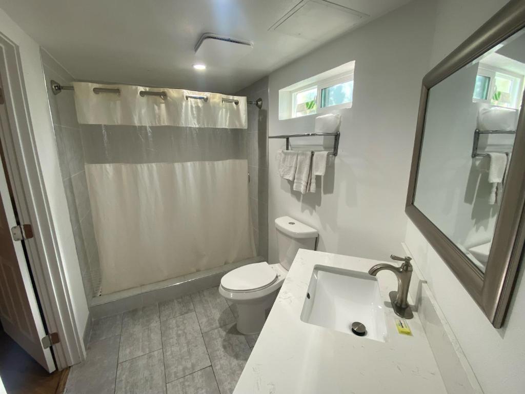 Royale Inn Motel photo