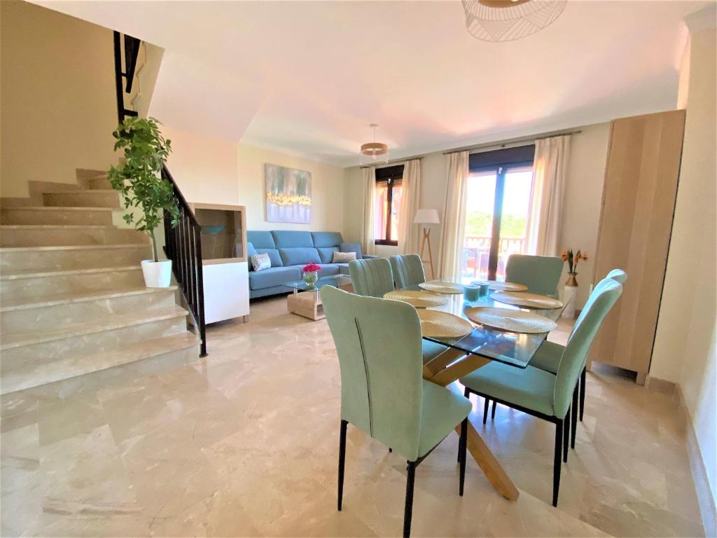 Sea View Penthouse Apartment with Hot Tub - Casa Bella Vista, Buenas Noches , Estepona - 3