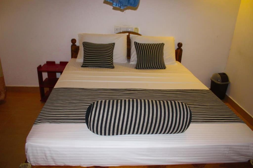Sigiriya Samanala Guest photo