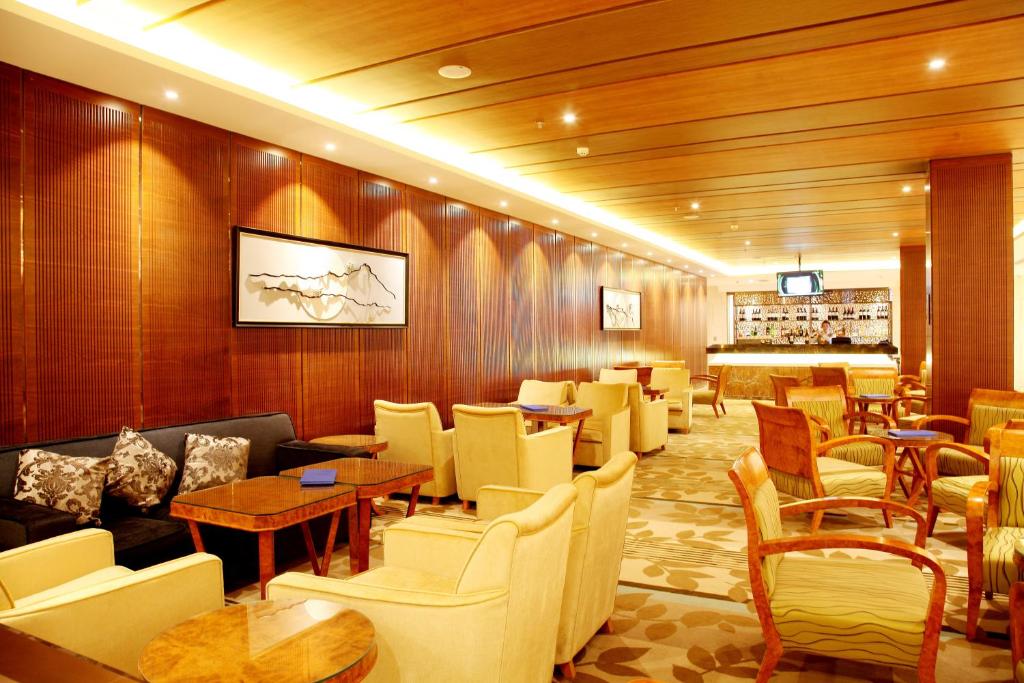 Bar/ Salón