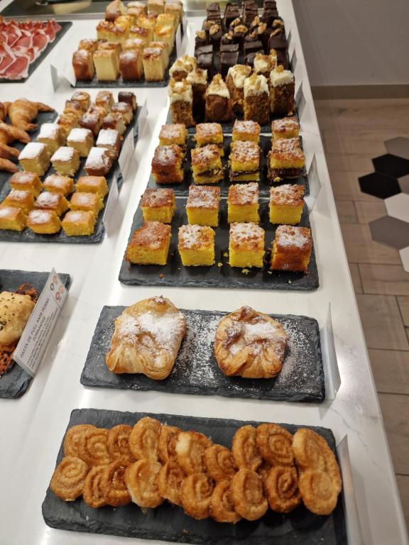 Comida y bebida