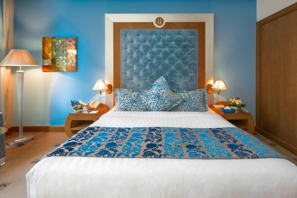 Marina Byblos Hotel — Hotel rooms in Dubai