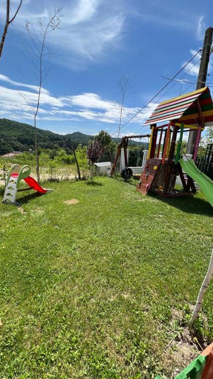 Casutele verzi din Ocnele Mari photo