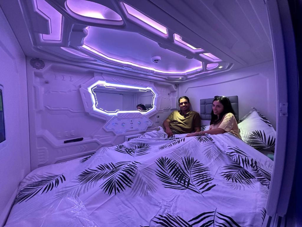 GOOD VIBES ONLY Capsule Hostel Malaga - 3