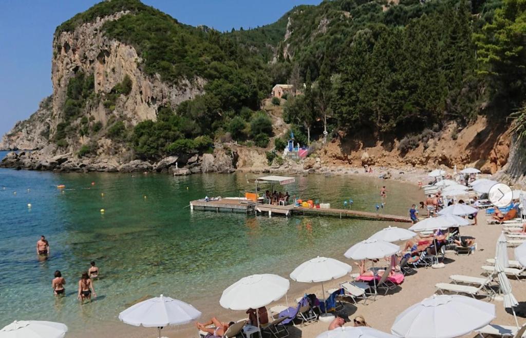 Villa Ampelaki "30 meters to beach" photo