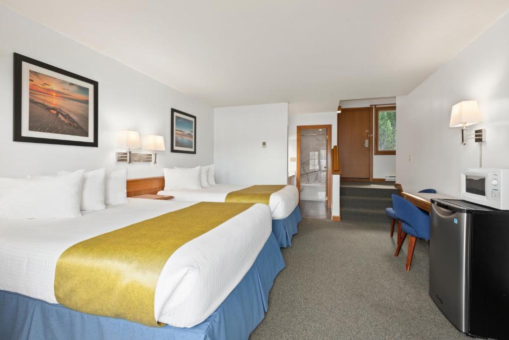 Canadian Princess Lodge & Marina photo