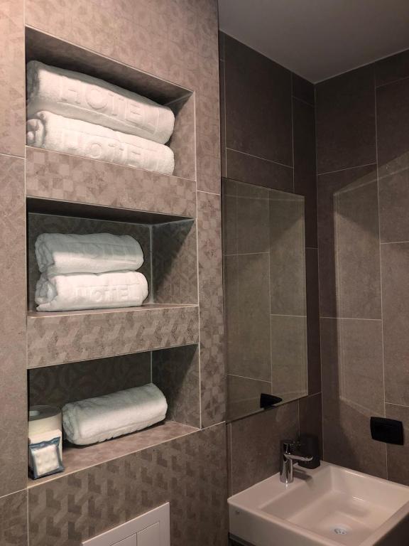 Qama Hotel photo