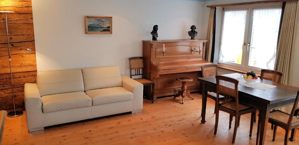 Suita Junior s pogledom na gore