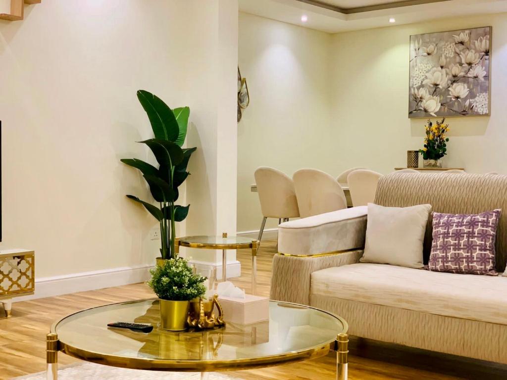 Spacious 2 bedroom apt-in amazing location — Hotel in Riyadh