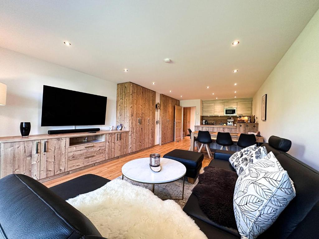 Cosey Corner - 1