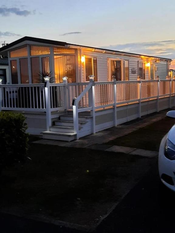 L3 Millfields 4 Berth Luxury Caravan DG & GCH Family's Only And Lead Person Must Be Over 30, Ingoldmells