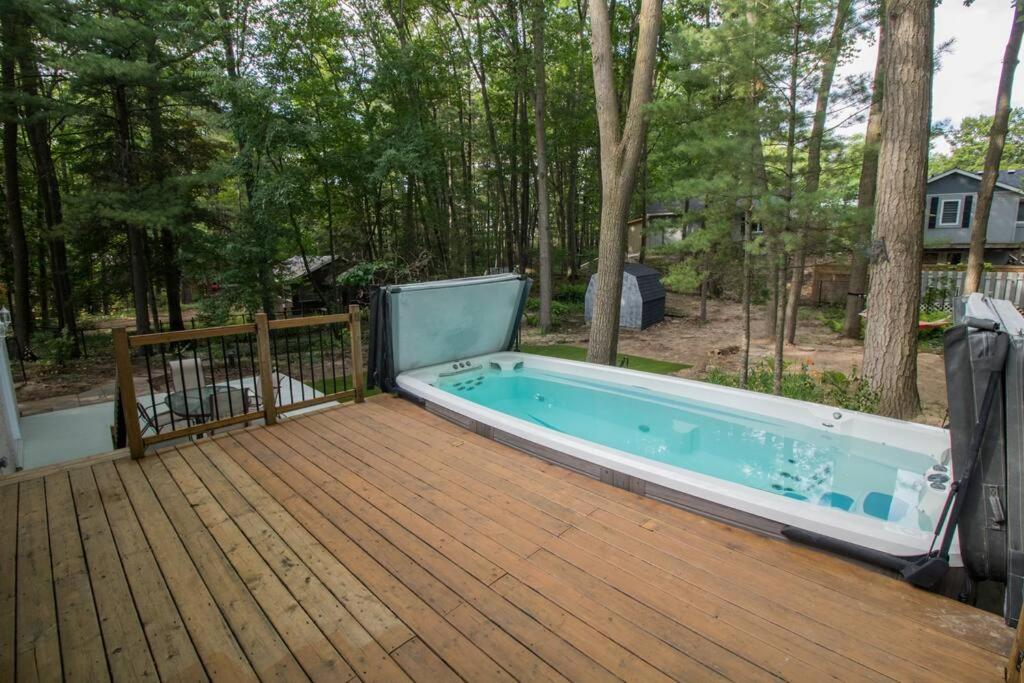 Cheerful 4-bedroom with Swim Spa