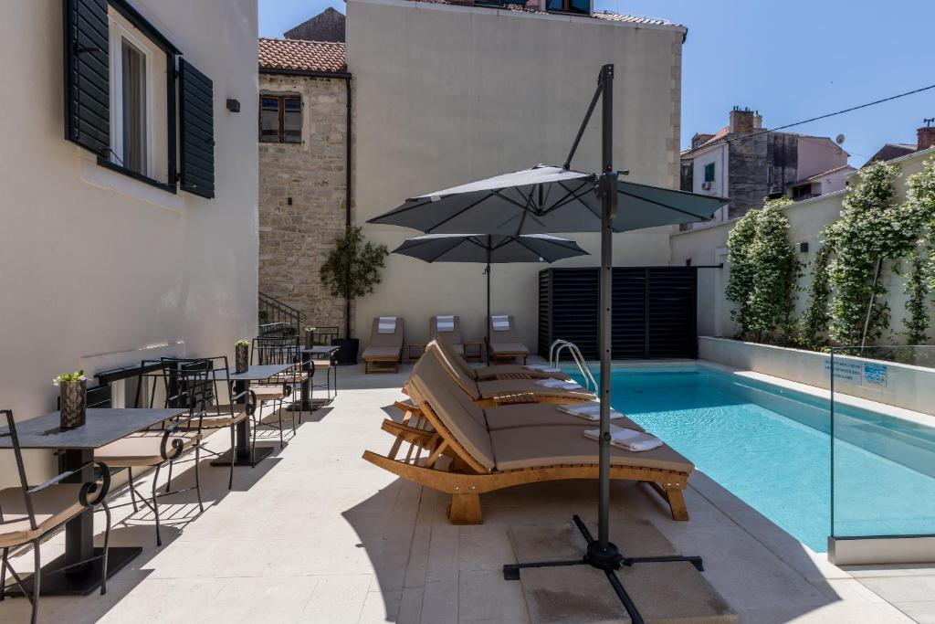 Sperone Hotel — Hotel in Split