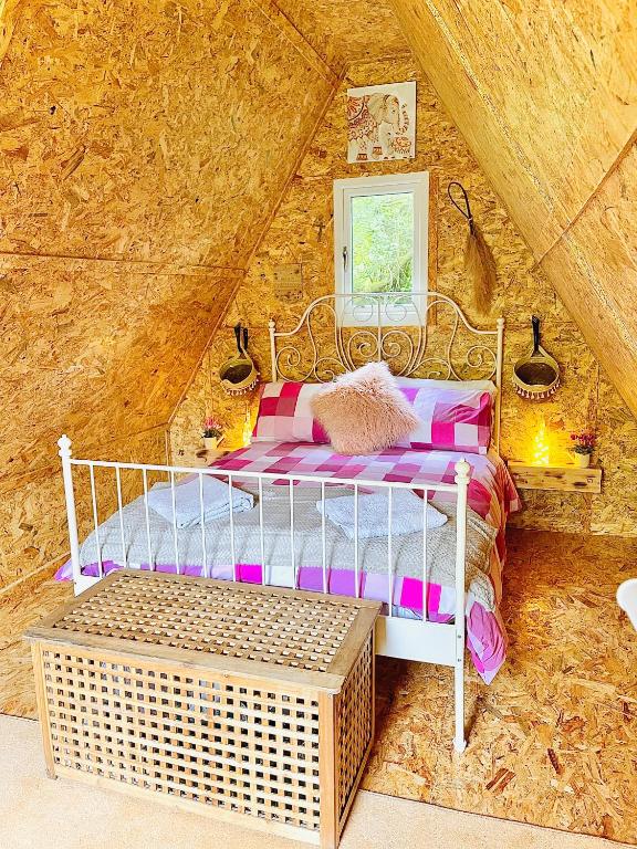 Stay at Robin Goch Retreat in South Wales, Wales photo 3