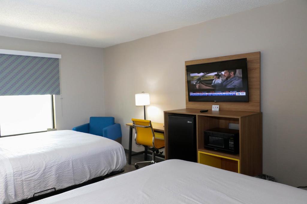 Days Inn by Wyndham Farmville photo