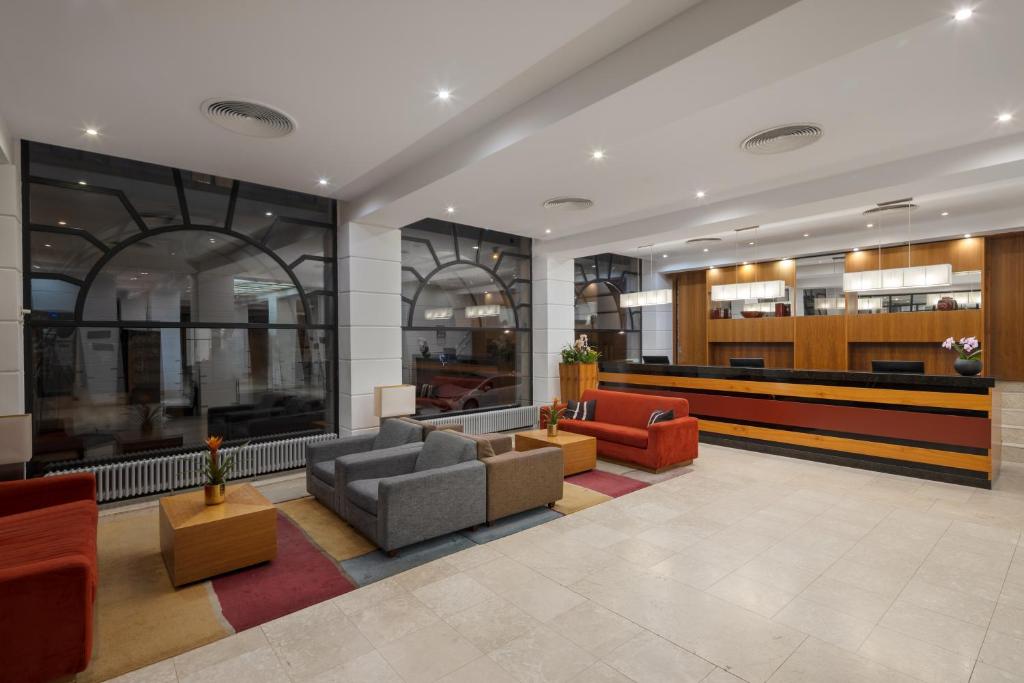 フロント・ロビー