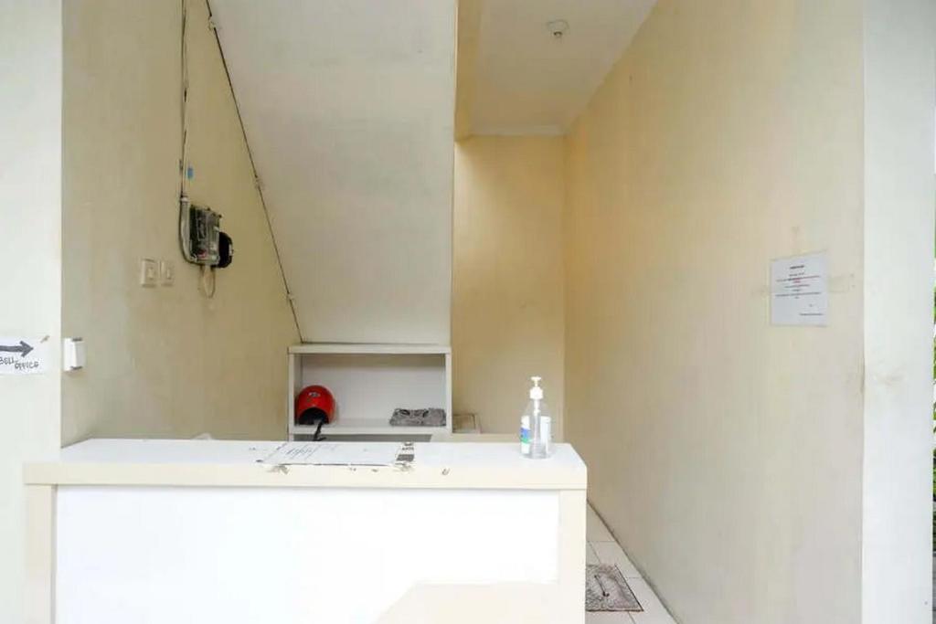 Teratai Guesthouse RedPartner near Tugu Yogyakarta photo