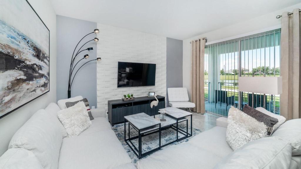 3151 Paradox #102, Kissimmee