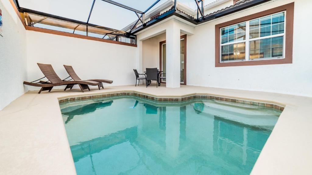 8979 Stinger, Davenport