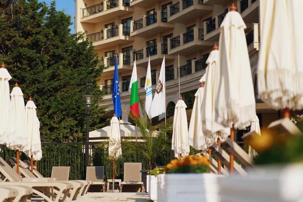 Admiral Hotel - Ultra All Inclusive & Private Beach — Hotel building in Golden Sands, Varna Region