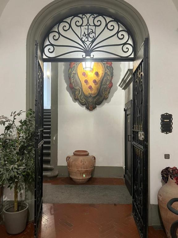 Elegant and historic 3-Bedroom in city center -By LikeHomeFlorence - 2