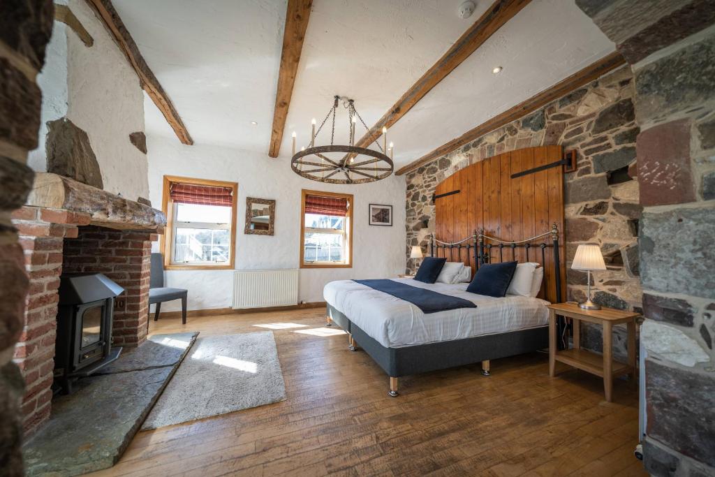 Oak Tree Inn photo