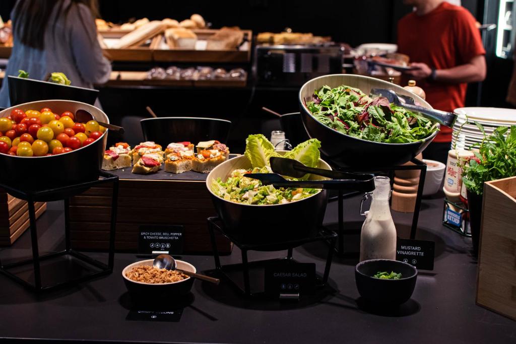 Hotel Dining