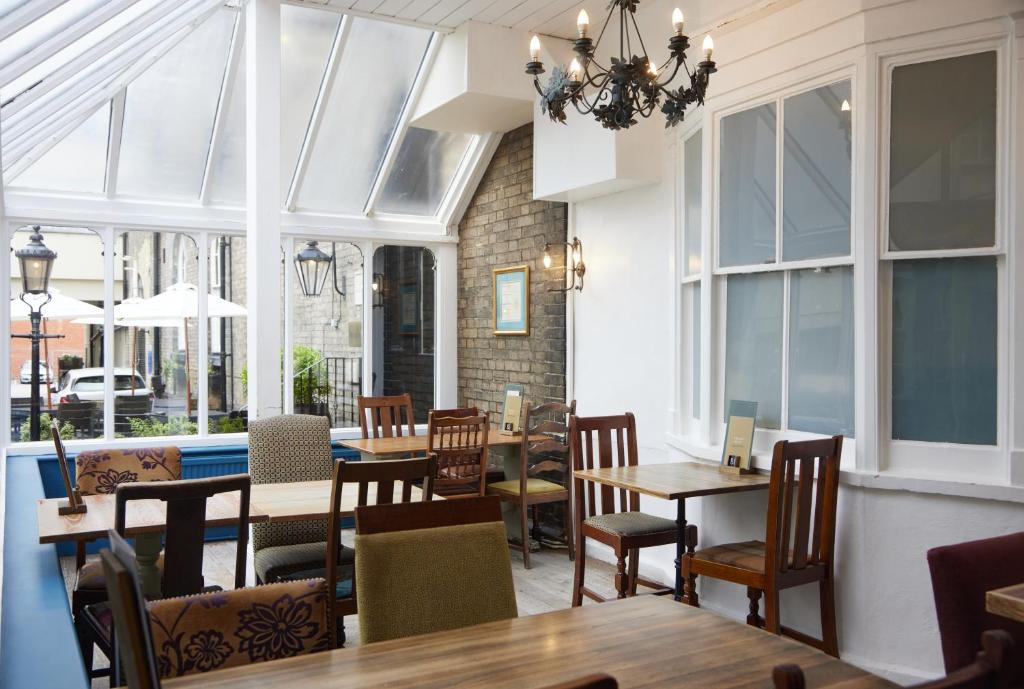 White Hart Hotel by Greene King Inns photo 8