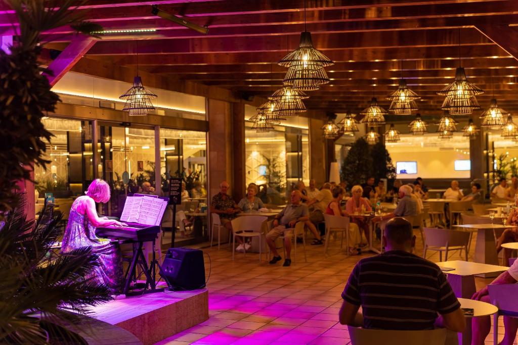 Golden Bahía de Tossa & Spa 4* Sup. — Restauracje i bary in Tossa de Mar, Katalonia