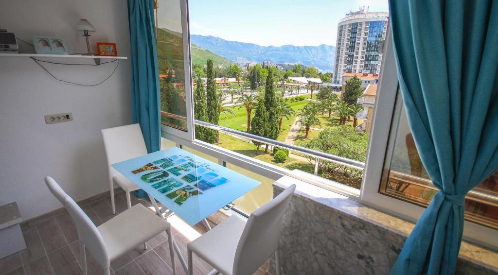 Irena Downtown Apartment - 2