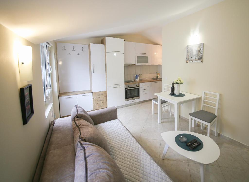 Goga Apartment - 3