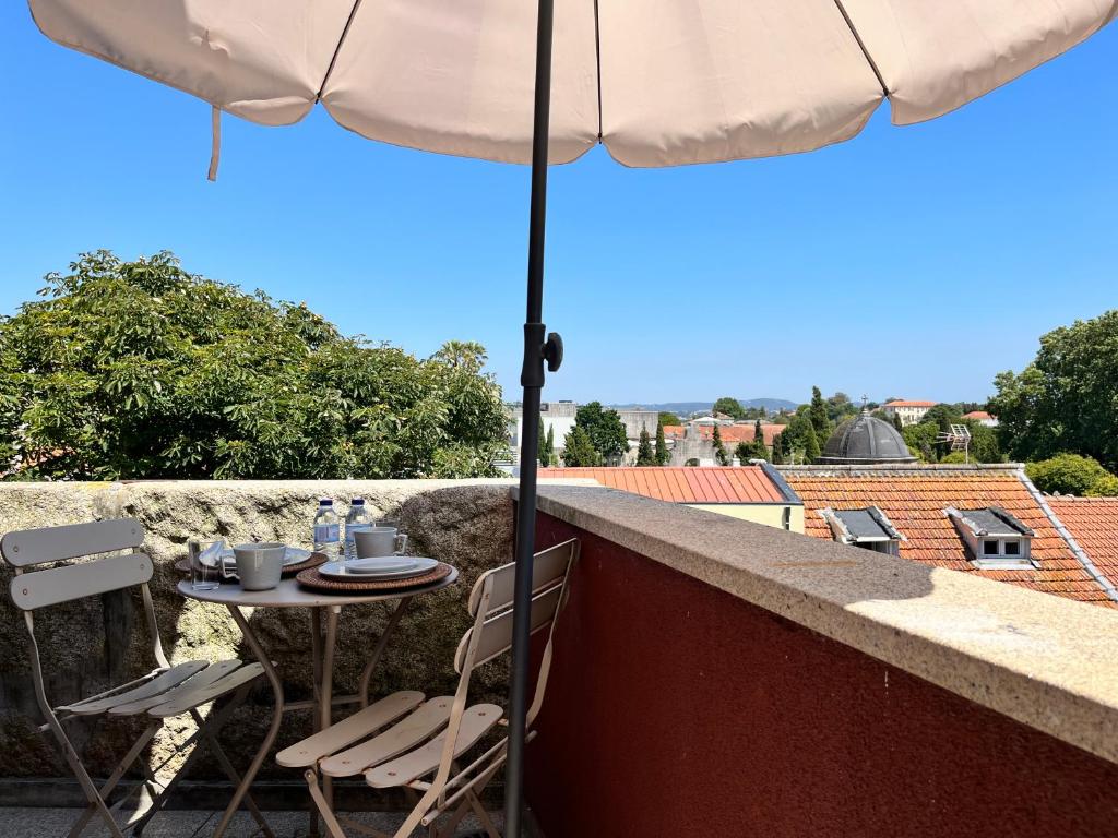 Nomad's Fine Arts Collection, Porto