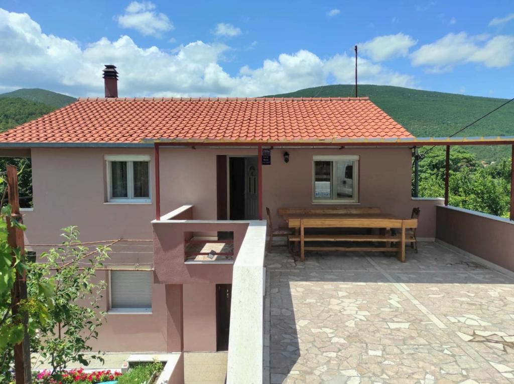 Apartman Neva, Sinj