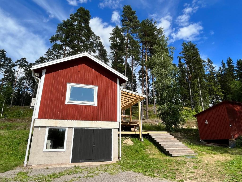 Röda Stugan, Likenäs