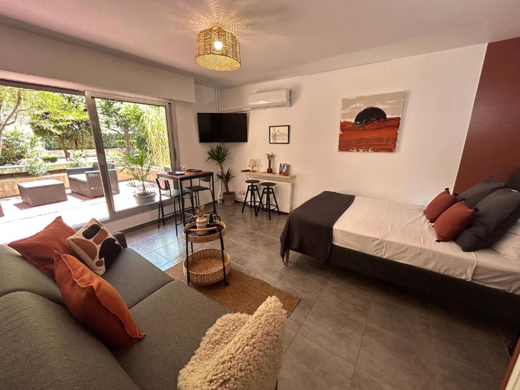 Les Appartements d'Edmond Rome Favier - 2