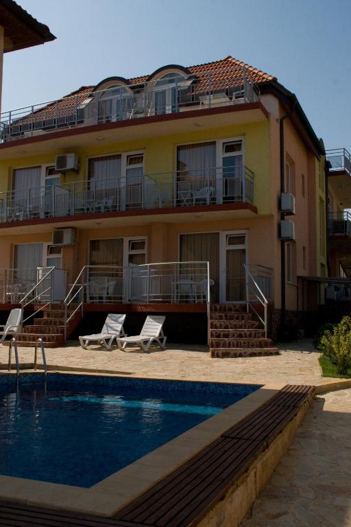 Barex Family Hotel — Hotel in Sozopol