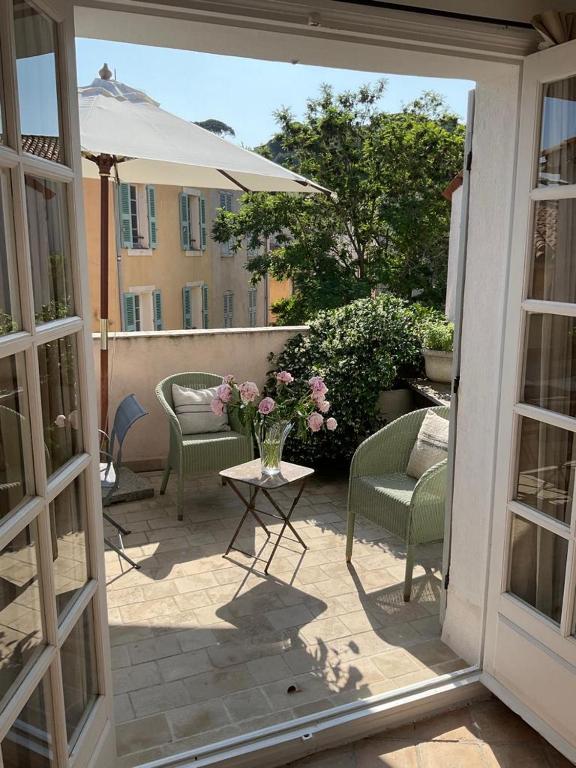 Elegant flat central Saint Tropez with terrace - 2