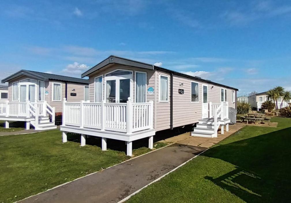 Bordeaux - Church Farm, Pagham