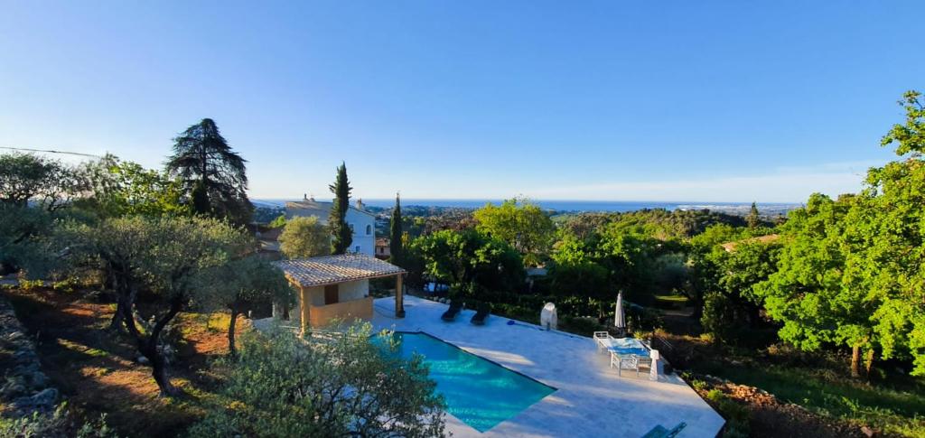 Paisible et Spacieuse Villa avec 4 suites indépendantes - 2
