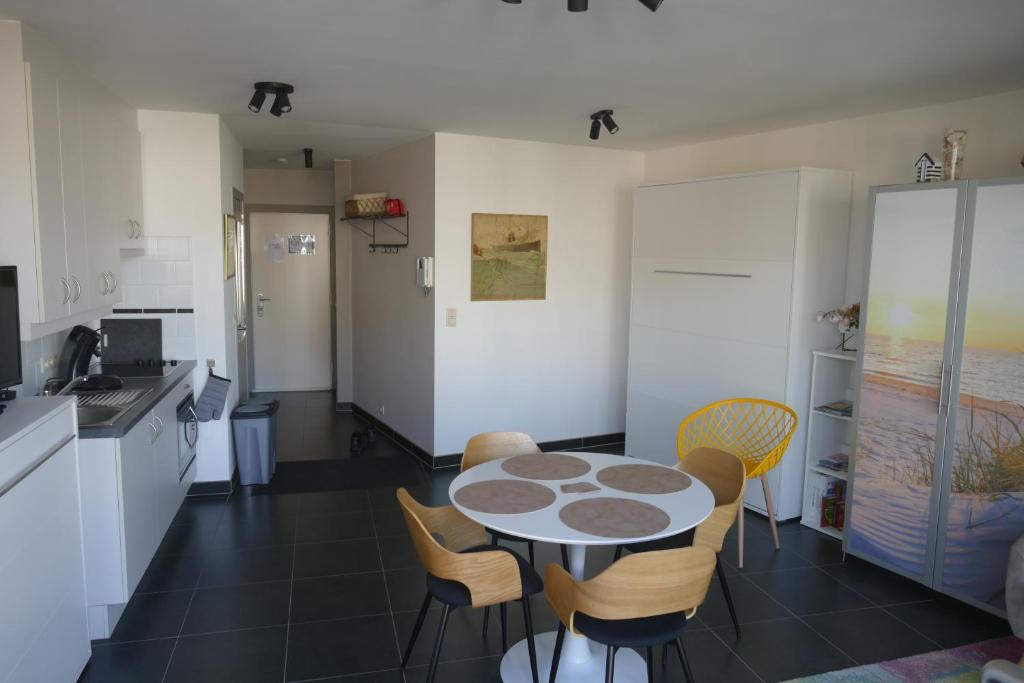 Studio TRIMARAN 0204, De Panne