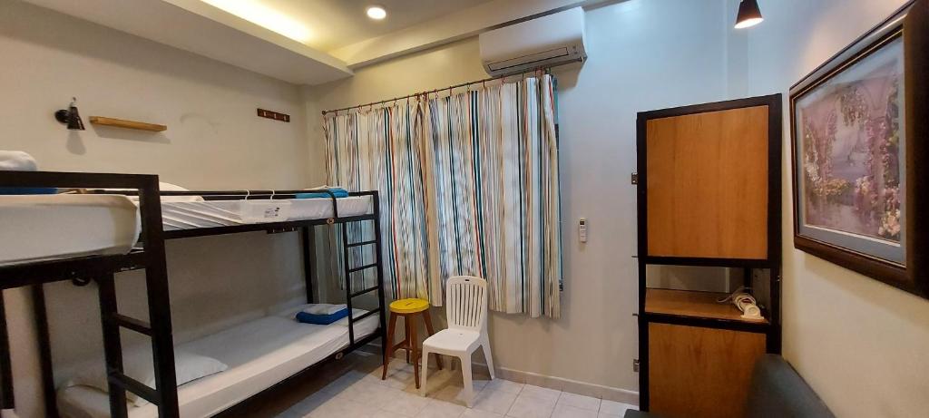 Long Hostel