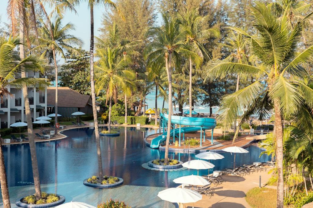 スイミングプール