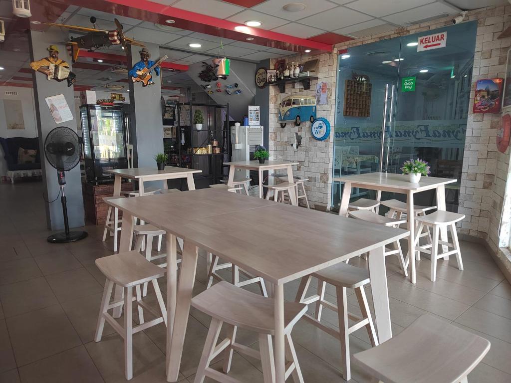 Restaurant, Motel Fyna in Kangar