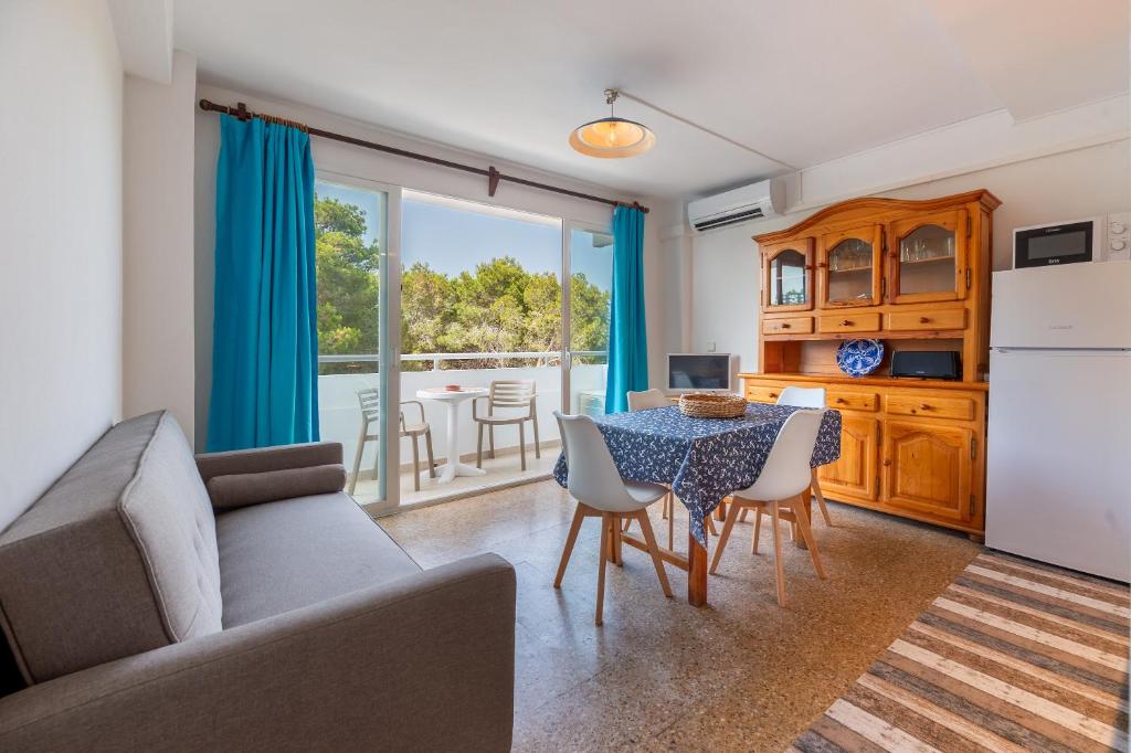 Pujols 16, Es Pujols